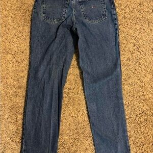 Women’s Y2k Tommy Hilfiger relaxed straight leg jeans.